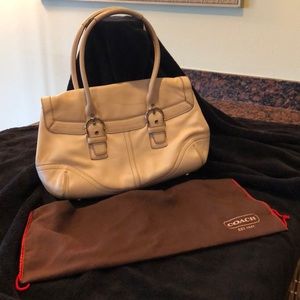 ON SALE!!! BUY NOW❣️Authentic Coach Shoulder Bag